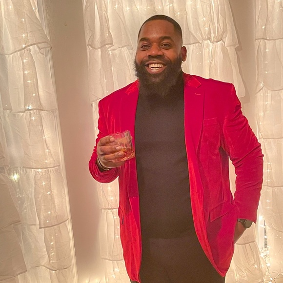 Meet your Posher, Jamile - Picture 1 of 1